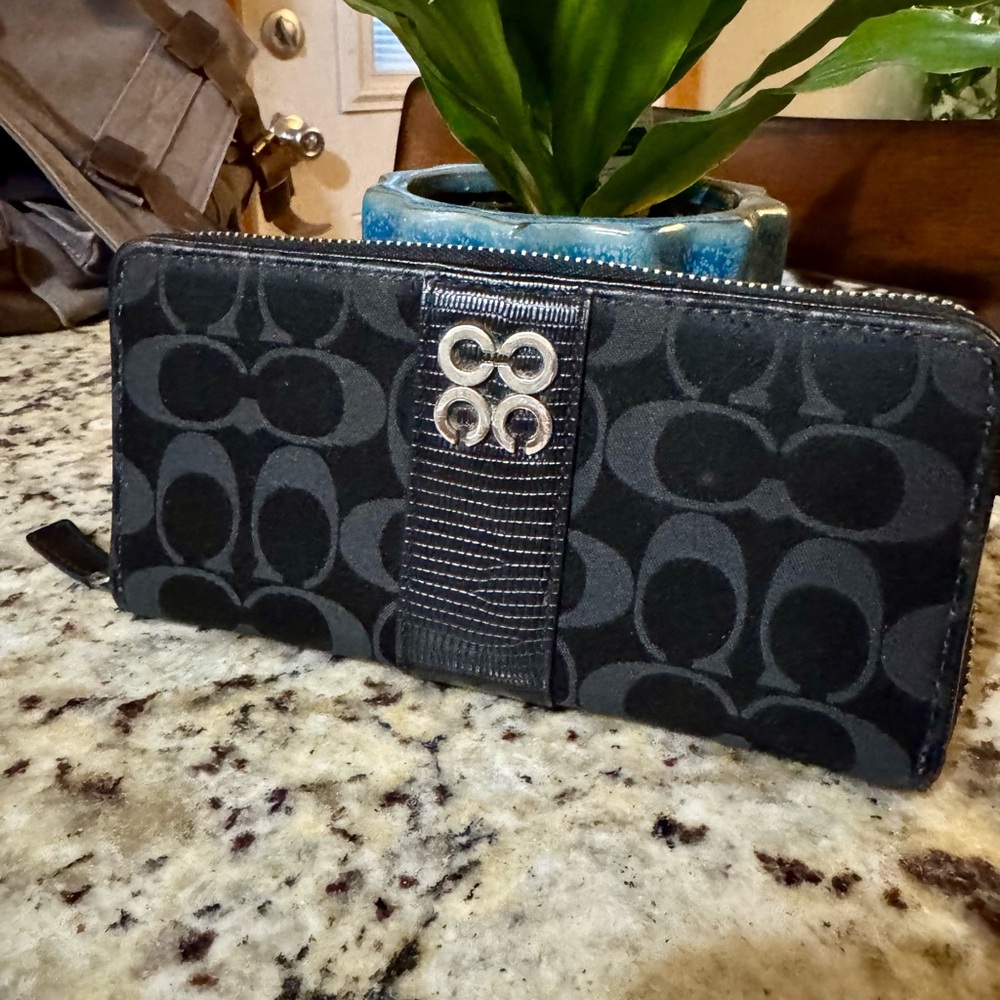 Coach Black and Gray Designer Wallet 💳